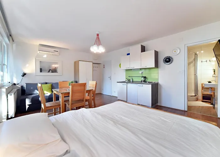 Vla Vla Apartments With Parking