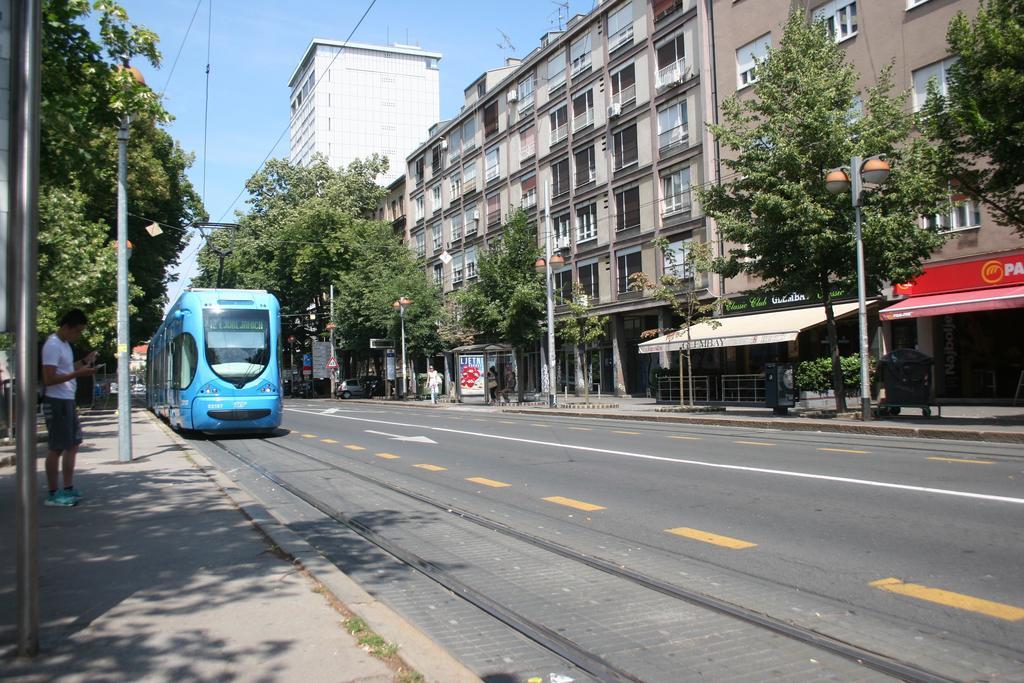 Vla Vla Apartments With Parking Apartment