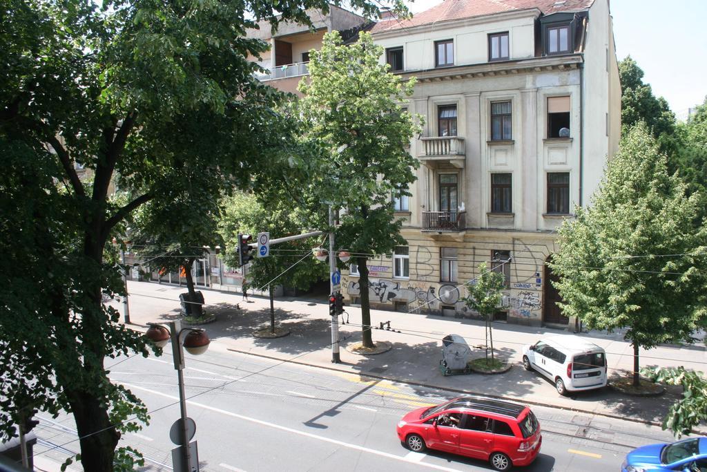 Vla Vla Apartments With Parking Apartment
