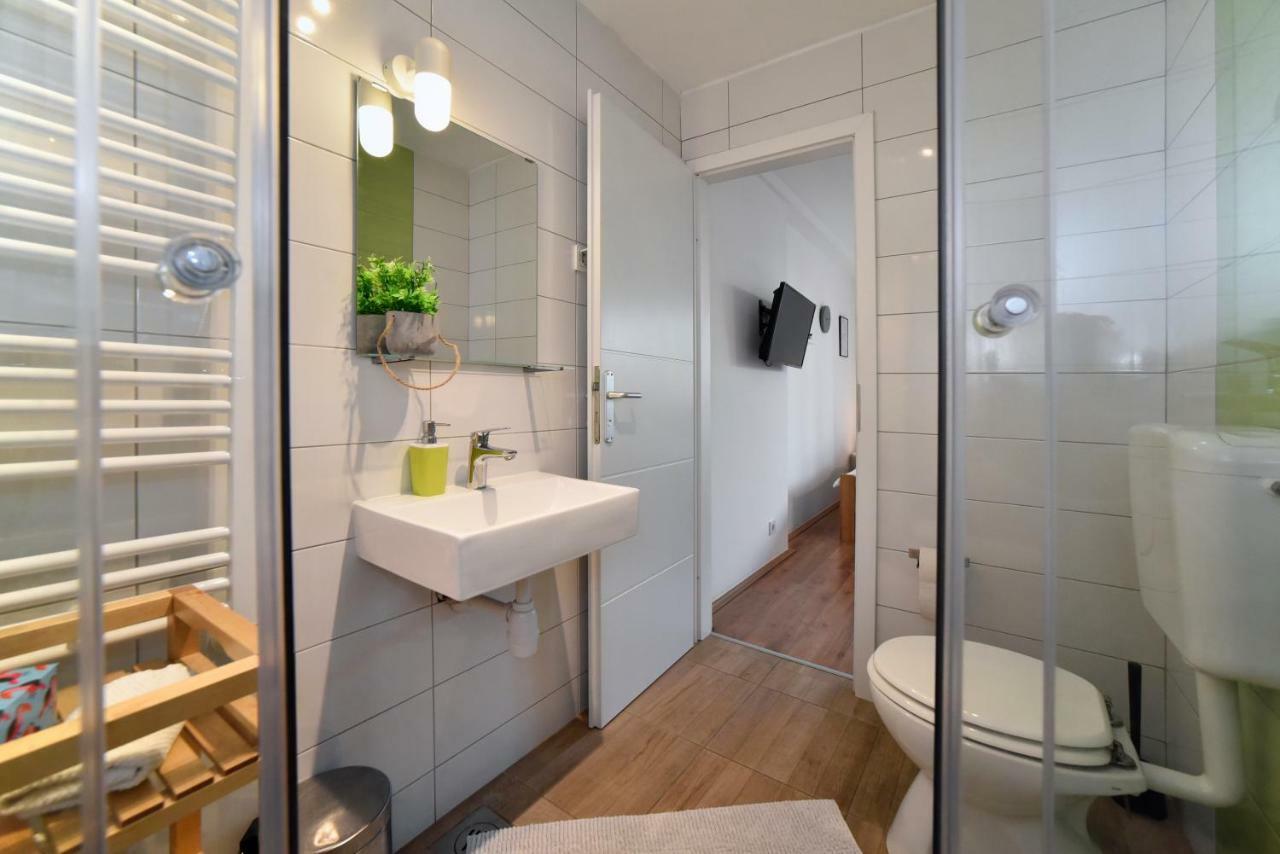 Vla Vla Apartments With Parking *