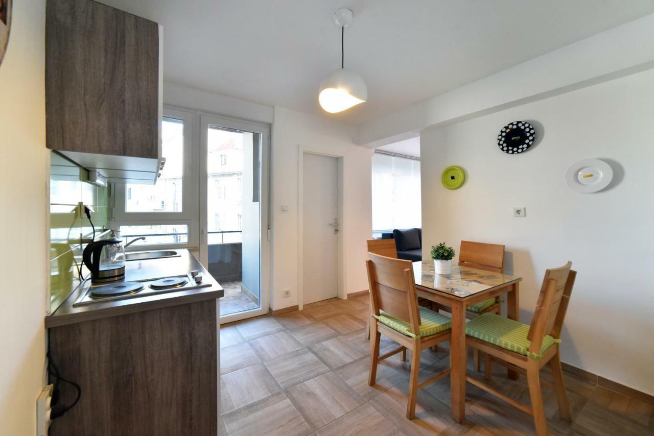 Vla Vla Apartments With Parking Apartment *