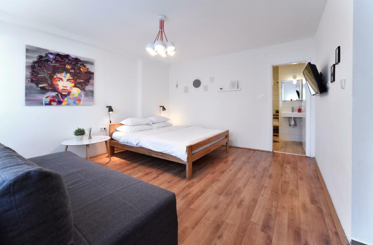 Vla Vla Apartments With Parking Apartment *